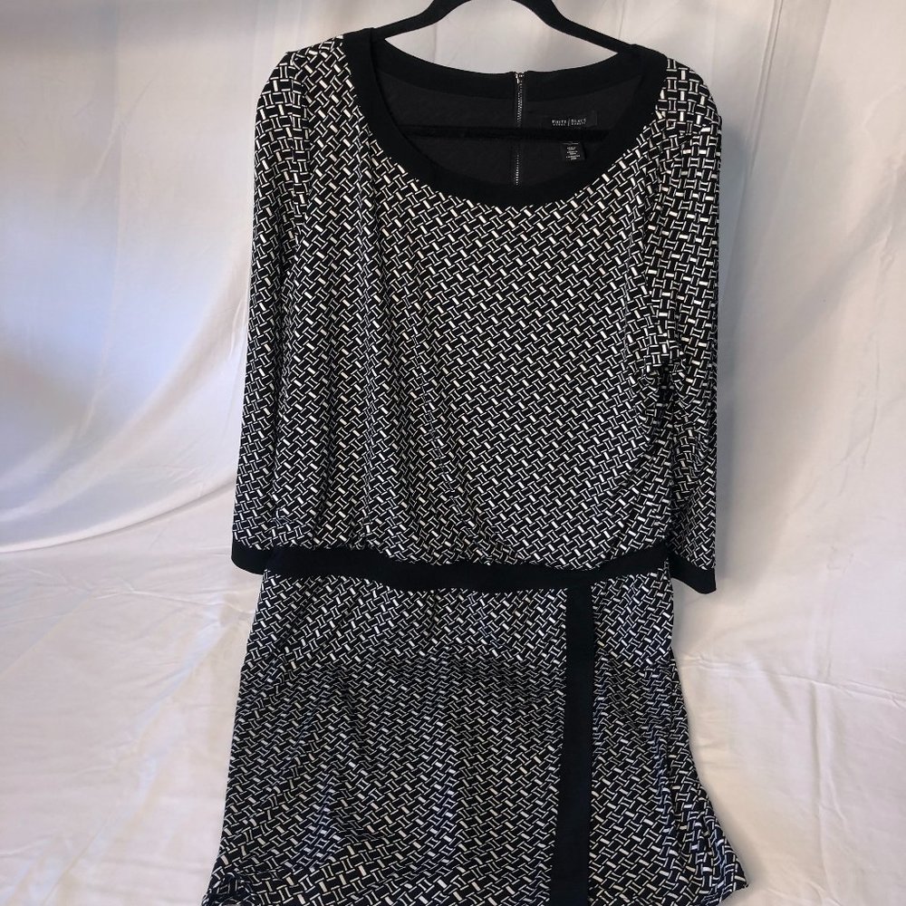 White House Black Market Robe